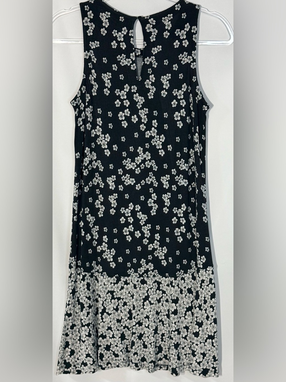 LOFT Floral Petal Drop-Waist Ruffle Dress Black White Small Petite - Picture 2 of 6